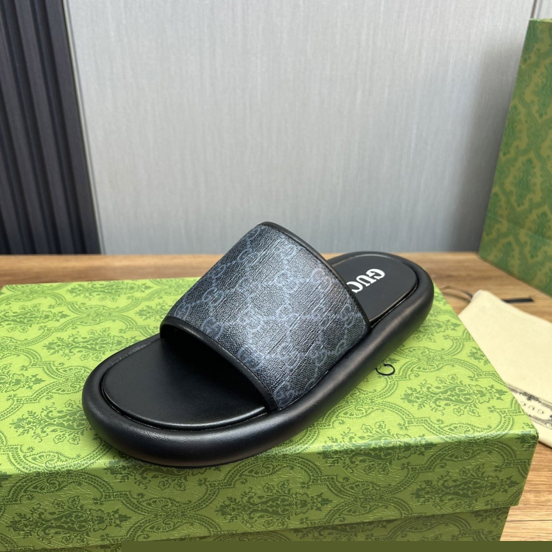 G*u*i slippers